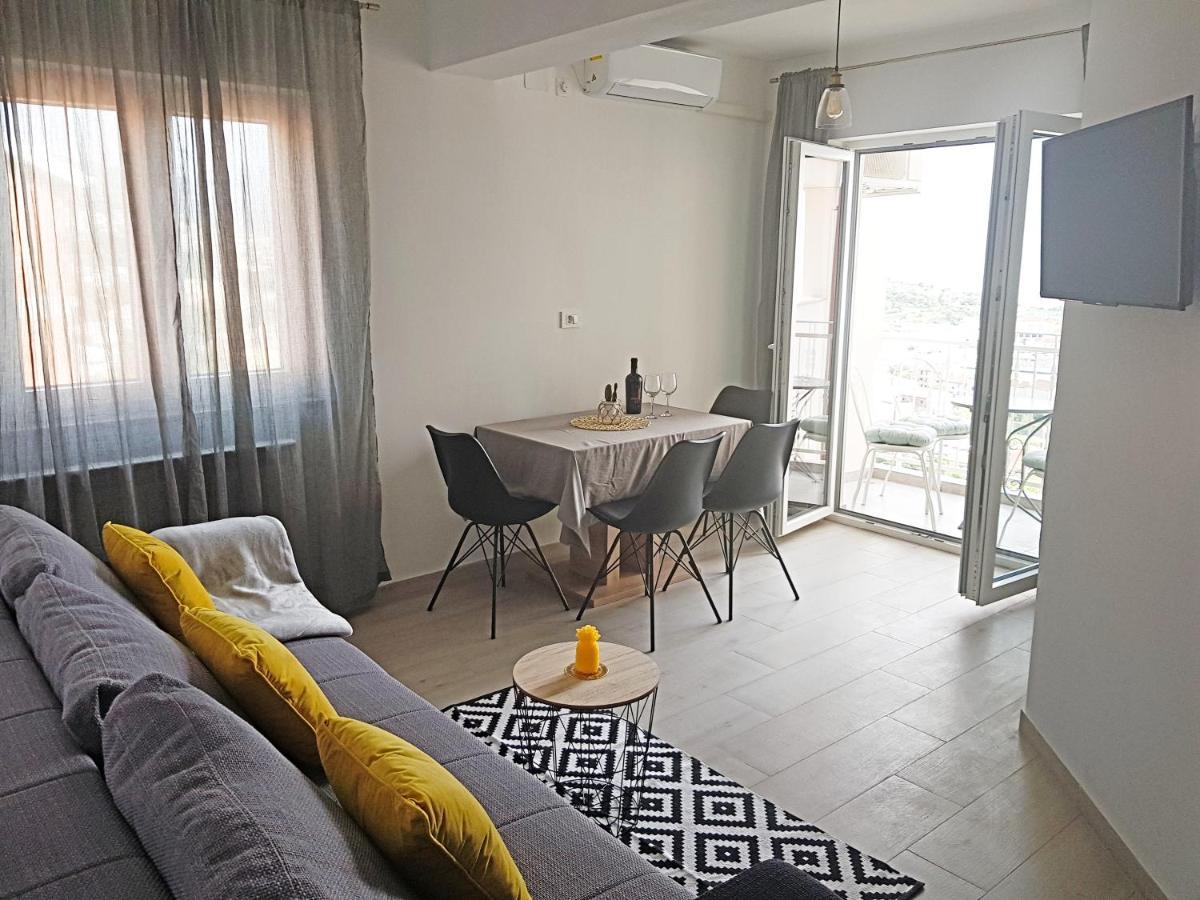Apartments Antonio 2 Сень Екстер'єр фото